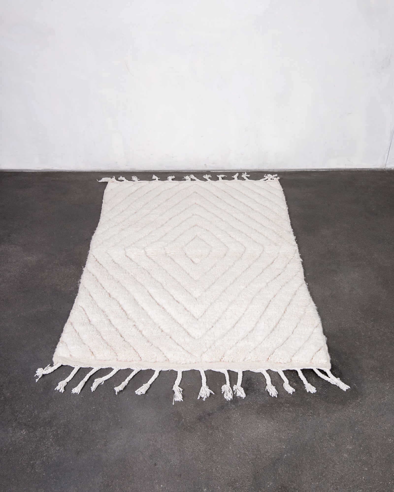 Modern designer handcrafted Berber rug from morocco Beniourain with beautiful colors and patterns
